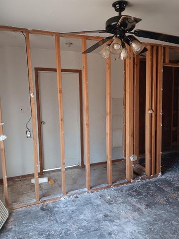 39669 Ormsby Street, Clinton Charter Township, MI 48036