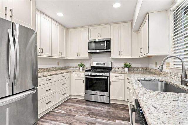 414 Roswell Green Lane, Roswell, GA 30075