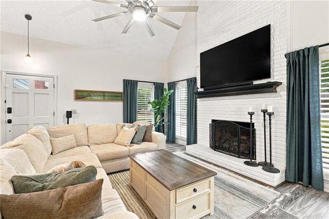 414 Roswell Green Lane, Roswell, GA 30075