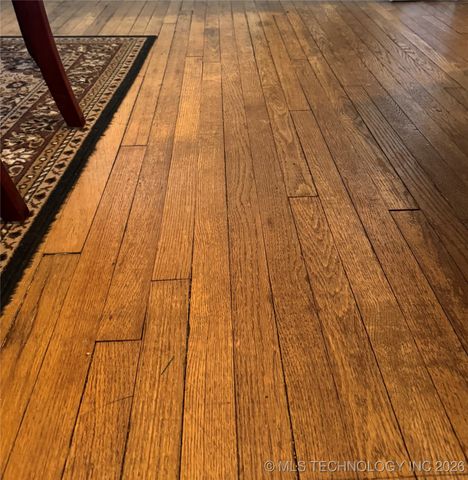 1322 W Easton Place, Tulsa, OK 74127