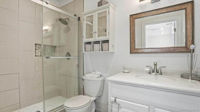 44 Oak Street, Westhampton Beach, NY 11978