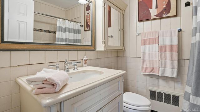 44 Oak Street, Westhampton Beach, NY 11978