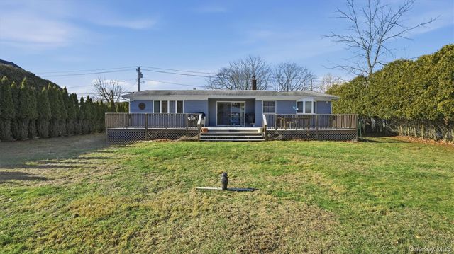 44 Oak Street, Westhampton Beach, NY 11978