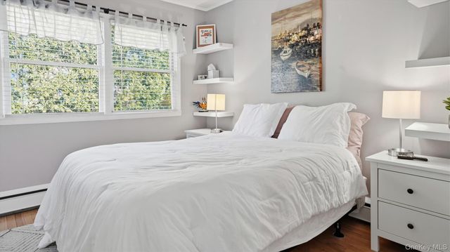 44 Oak Street, Westhampton Beach, NY 11978