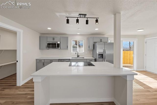 2905 Garden Hill Drive, Colorado Springs, CO 80904