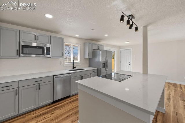 2905 Garden Hill Drive, Colorado Springs, CO 80904