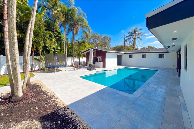 8201 SW 151st Street, Palmetto Bay, FL 33158