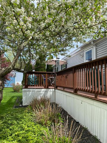 7 Sir Lancelot Drive, Exeter, NH 03833