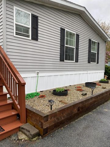 7 Sir Lancelot Drive, Exeter, NH 03833