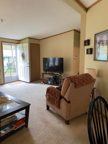 7 Sir Lancelot Drive, Exeter, NH 03833