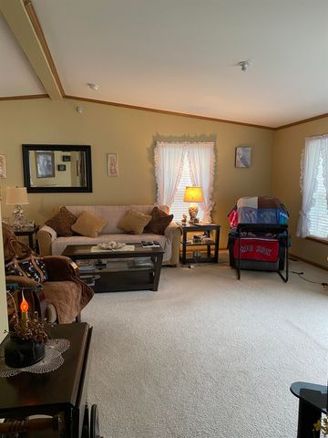 7 Sir Lancelot Drive, Exeter, NH 03833