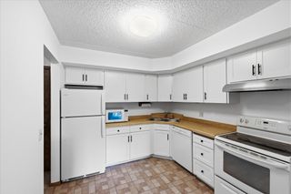 2455 Londin Lane E 417, Maplewood, MN 55119