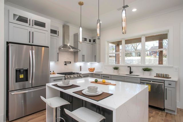 915A 33rd Ave, N, Nashville, TN 37209