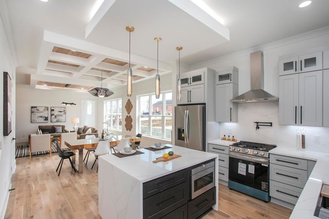 915A 33rd Ave, N, Nashville, TN 37209