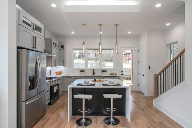 915A 33rd Ave, N, Nashville, TN 37209