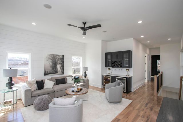 915A 33rd Ave, N, Nashville, TN 37209