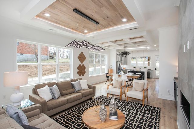 915A 33rd Ave, N, Nashville, TN 37209