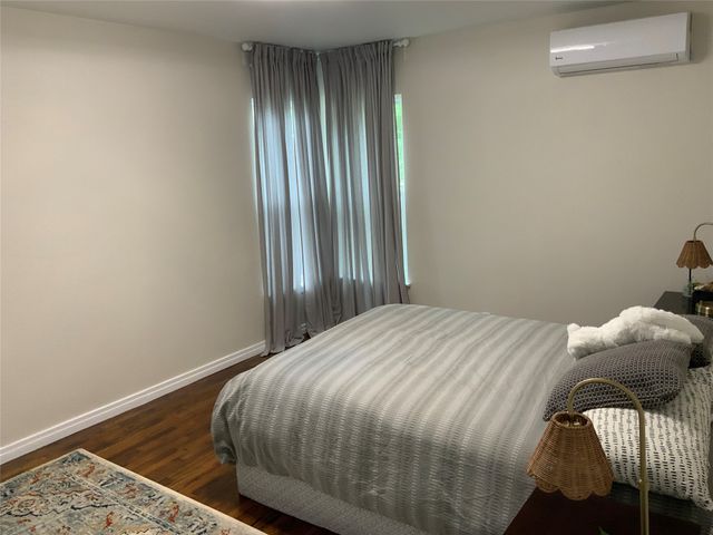 215 S 4th Street, Jacksboro, TX 76458