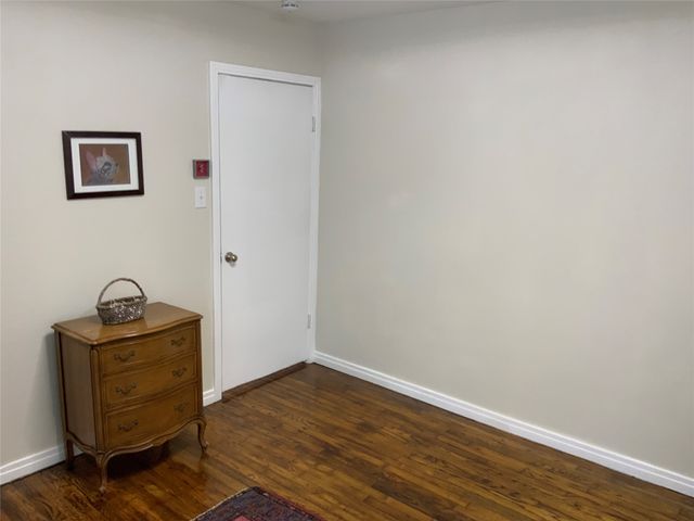 215 S 4th Street, Jacksboro, TX 76458