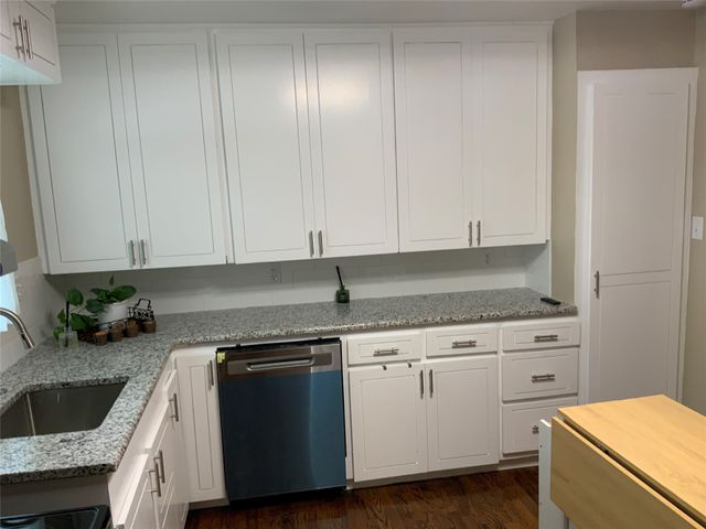 215 S 4th Street, Jacksboro, TX 76458
