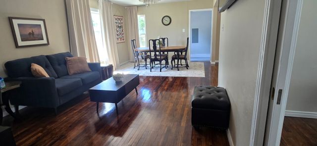 215 S 4th Street, Jacksboro, TX 76458