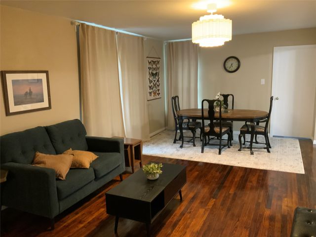 215 S 4th Street, Jacksboro, TX 76458