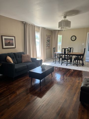 215 S 4th Street, Jacksboro, TX 76458