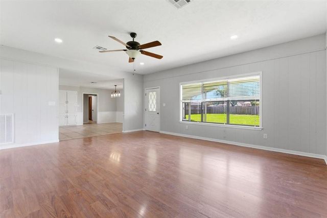 2011 Louise Street, Sulphur, LA 70663