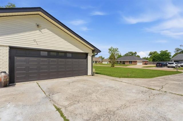 2011 Louise Street, Sulphur, LA 70663