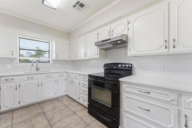 2011 Louise Street, Sulphur, LA 70663