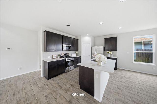 123 White Dunes DR, San Marcos, TX 78656