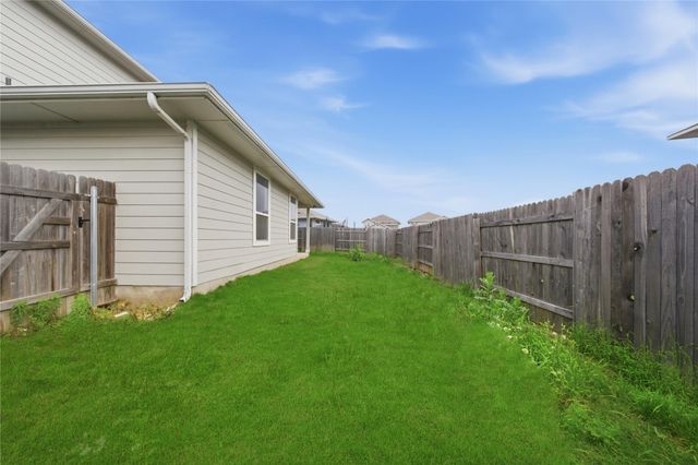 123 White Dunes DR, San Marcos, TX 78656