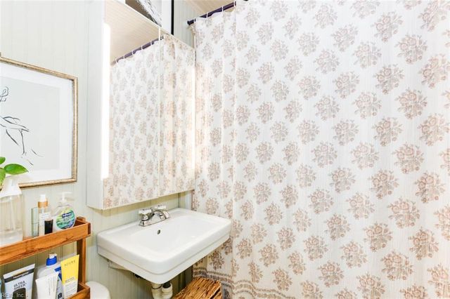 2814 Mark ST, Chesapeake, VA 23324