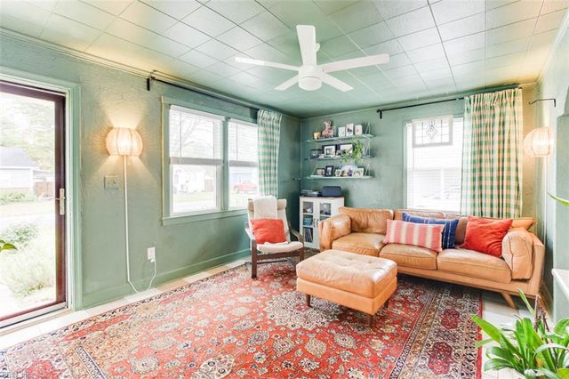 2814 Mark ST, Chesapeake, VA 23324