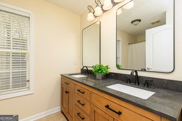 5011 Kathryn Glen Drive, Acworth, GA 30101