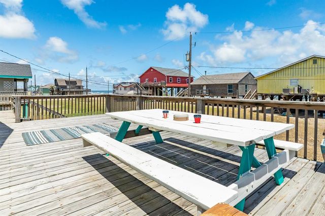 315 Seashell Drive, Surfside Beach, TX 77541