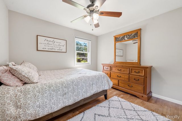 269 Cambridge Avenue, Holland City, MI 49423