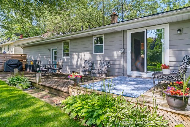 269 Cambridge Avenue, Holland City, MI 49423