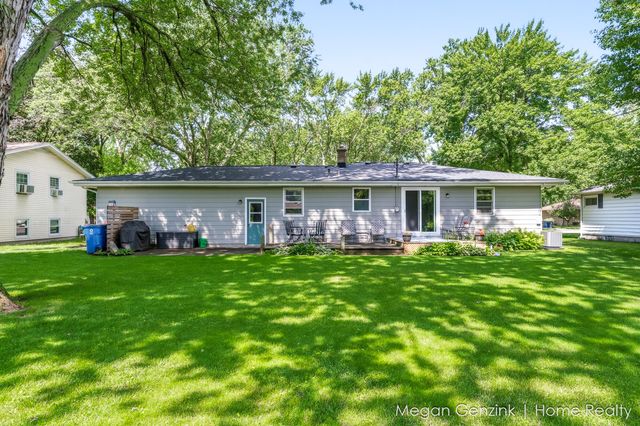 269 Cambridge Avenue, Holland City, MI 49423