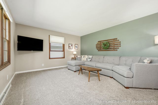 269 Cambridge Avenue, Holland City, MI 49423