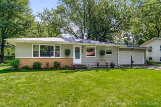 269 Cambridge Avenue, Holland City, MI 49423