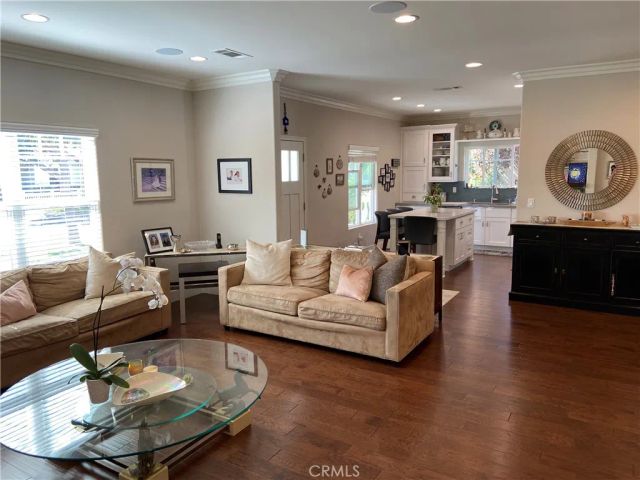 4470 Stansbury Avenue, Sherman Oaks, CA 91423