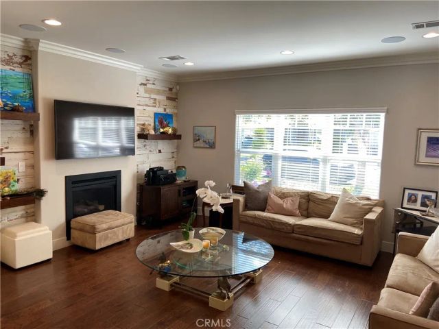 4470 Stansbury Avenue, Sherman Oaks, CA 91423