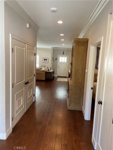 4470 Stansbury Avenue, Sherman Oaks, CA 91423