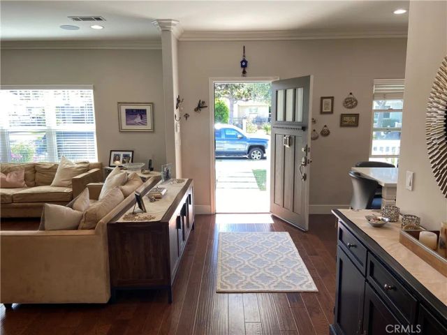 4470 Stansbury Avenue, Sherman Oaks, CA 91423