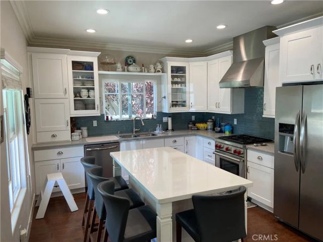 4470 Stansbury Avenue, Sherman Oaks, CA 91423