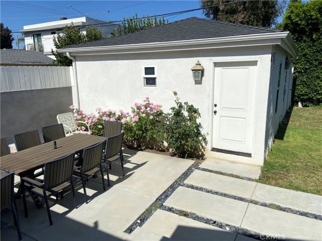 4470 Stansbury Avenue, Sherman Oaks, CA 91423