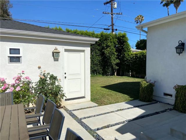 4470 Stansbury Avenue, Sherman Oaks, CA 91423