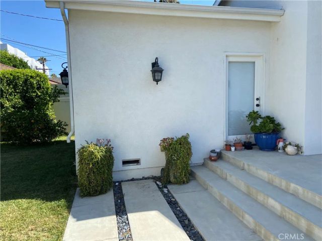 4470 Stansbury Avenue, Sherman Oaks, CA 91423
