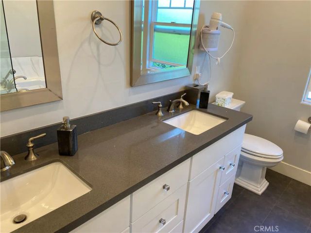4470 Stansbury Avenue, Sherman Oaks, CA 91423